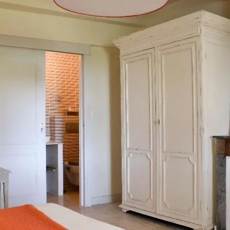 Mas Le 7 Bed & Breakfast 3*