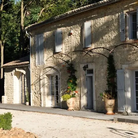 Mas Le 7 Bed & Breakfast Saint-Andiol