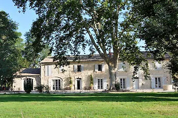 Mas Le 7 Bed & Breakfast